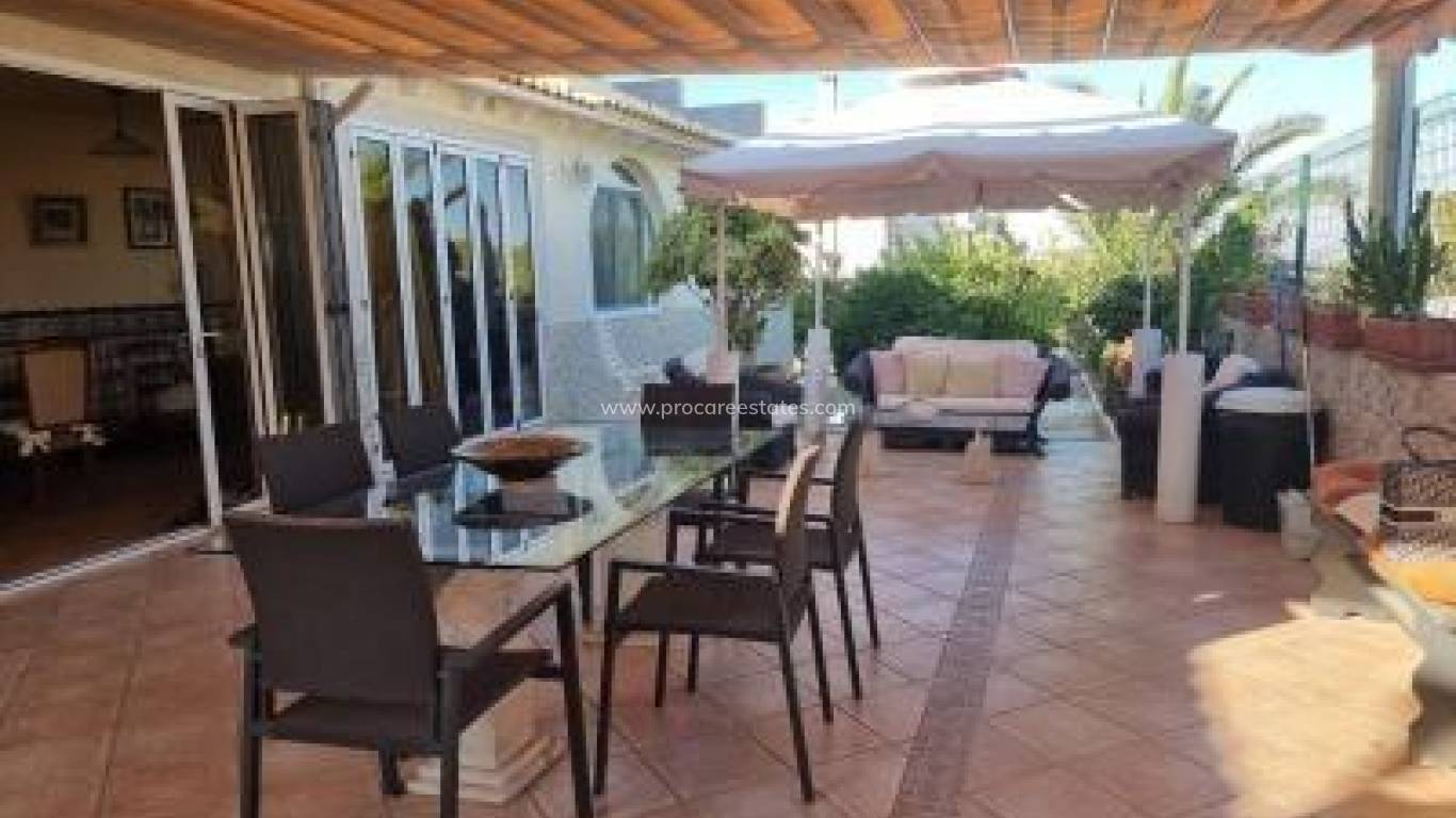 Resale - Villa - Orihuela Costa - Villamartin