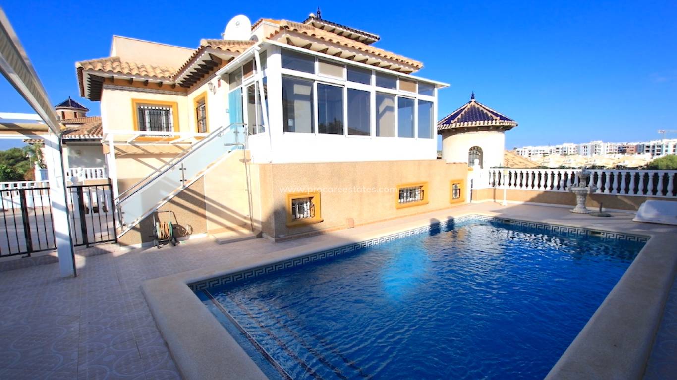 Resale - Villa - Orihuela Costa - Villamartin