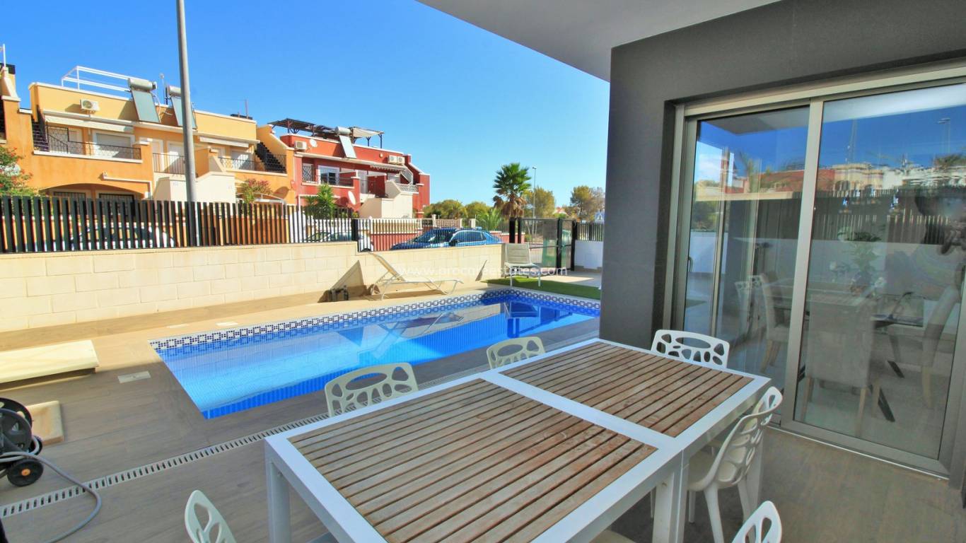 Resale - Villa - Orihuela Costa - Villamartin