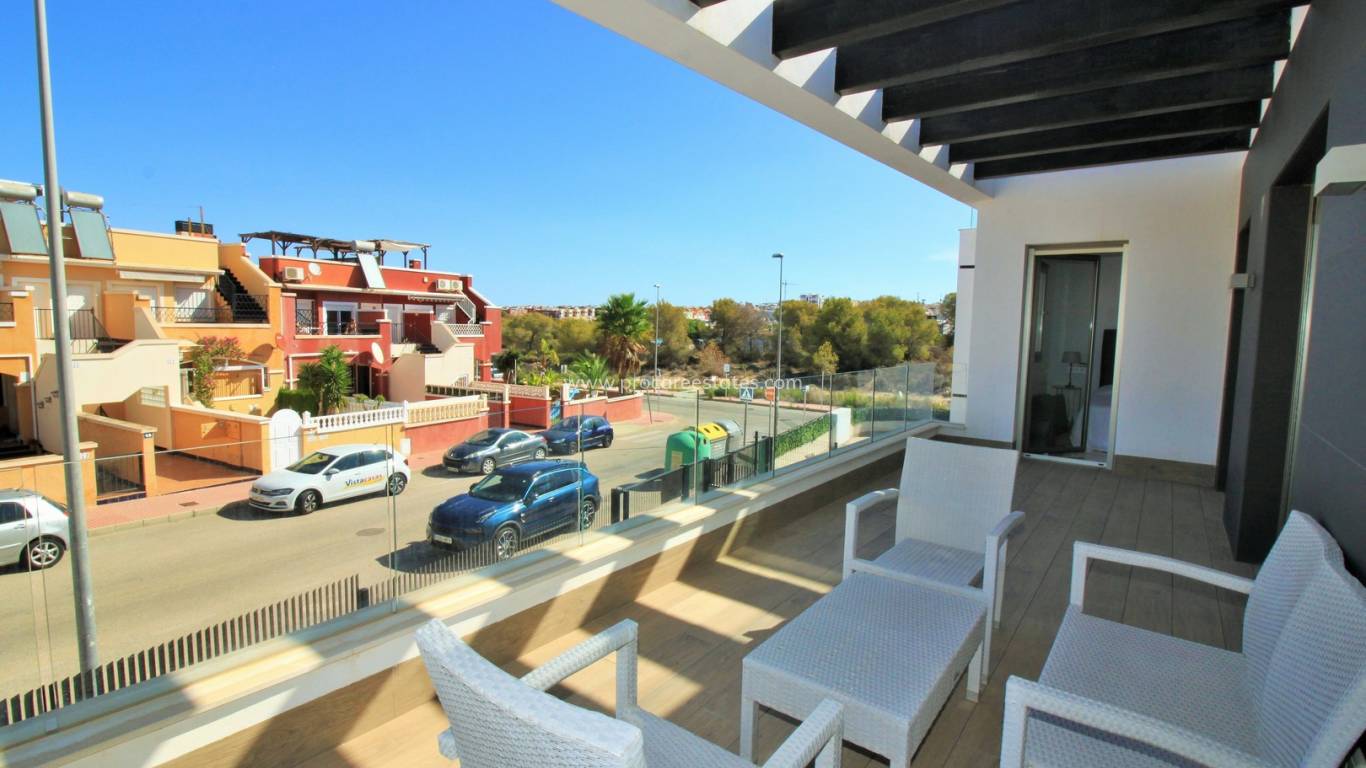 Resale - Villa - Orihuela Costa - Villamartin