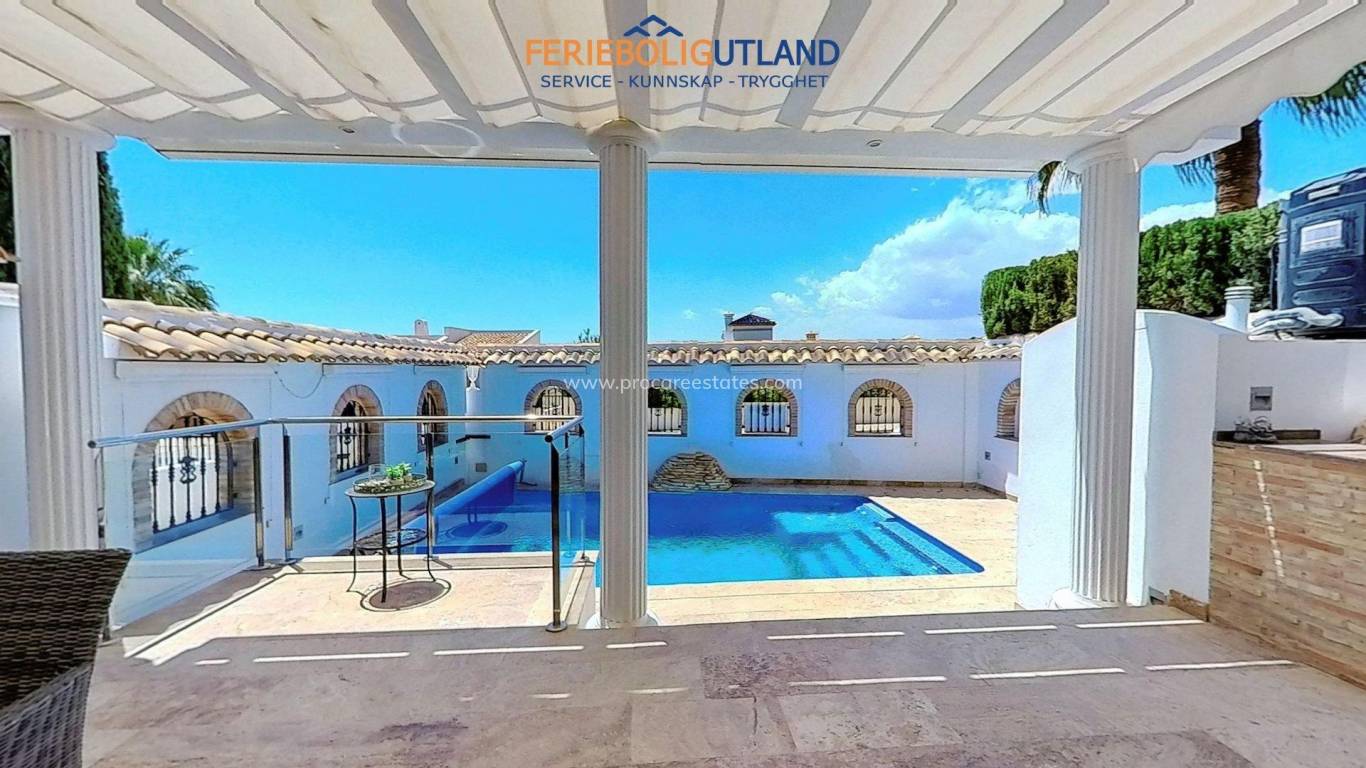 Resale - Villa - Orihuela Costa - Villamartin