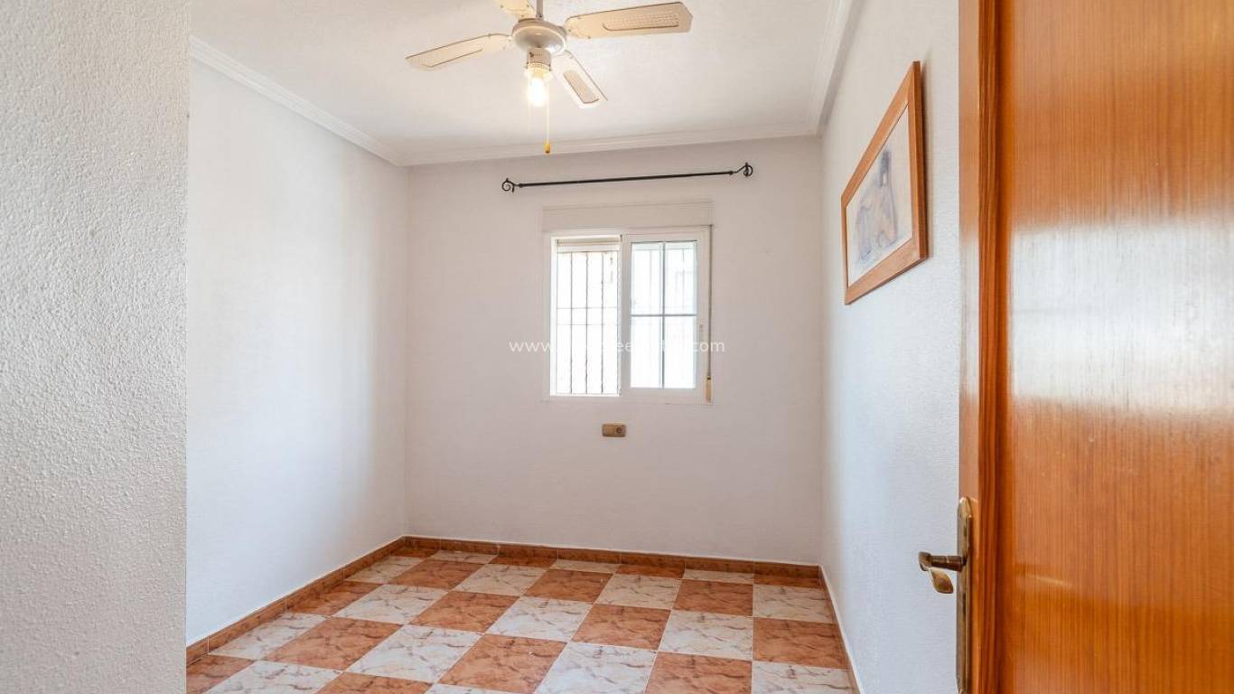 Resale - Villa - Orihuela Costa - Villamartin