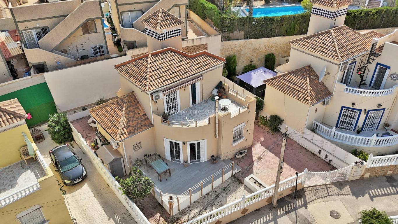 Resale - Villa - Orihuela Costa - Villamartin