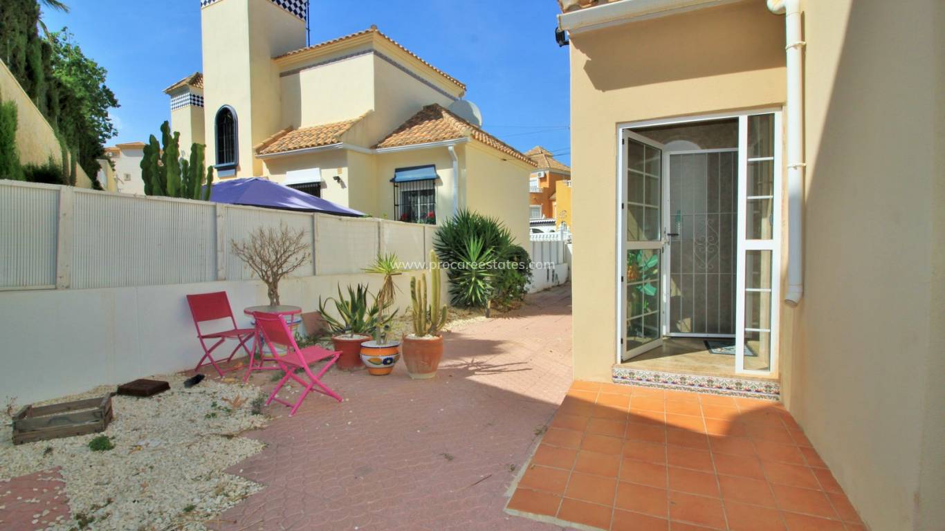 Resale - Villa - Orihuela Costa - Villamartin