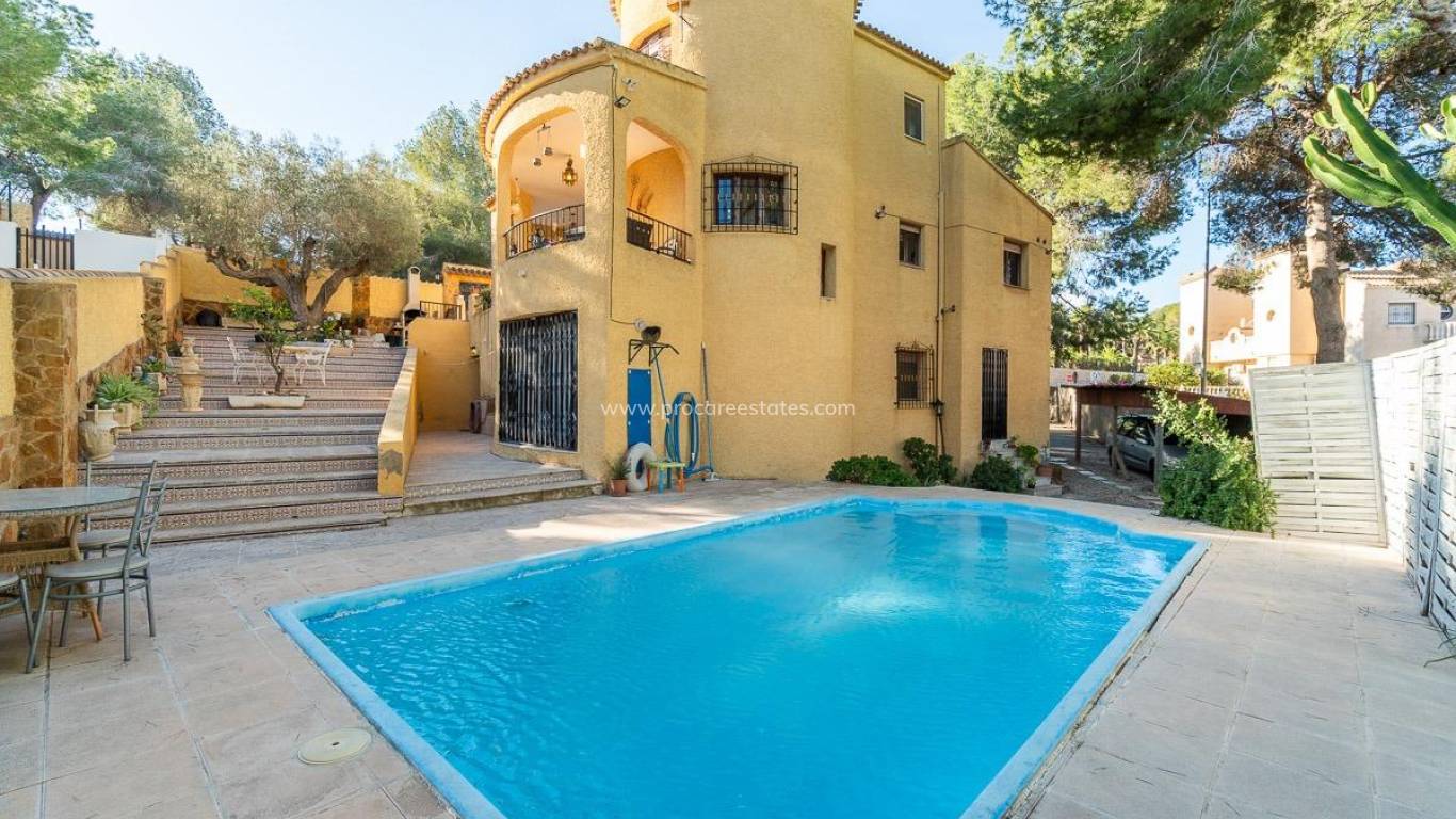 Resale - Villa - Orihuela Costa - Villamartin