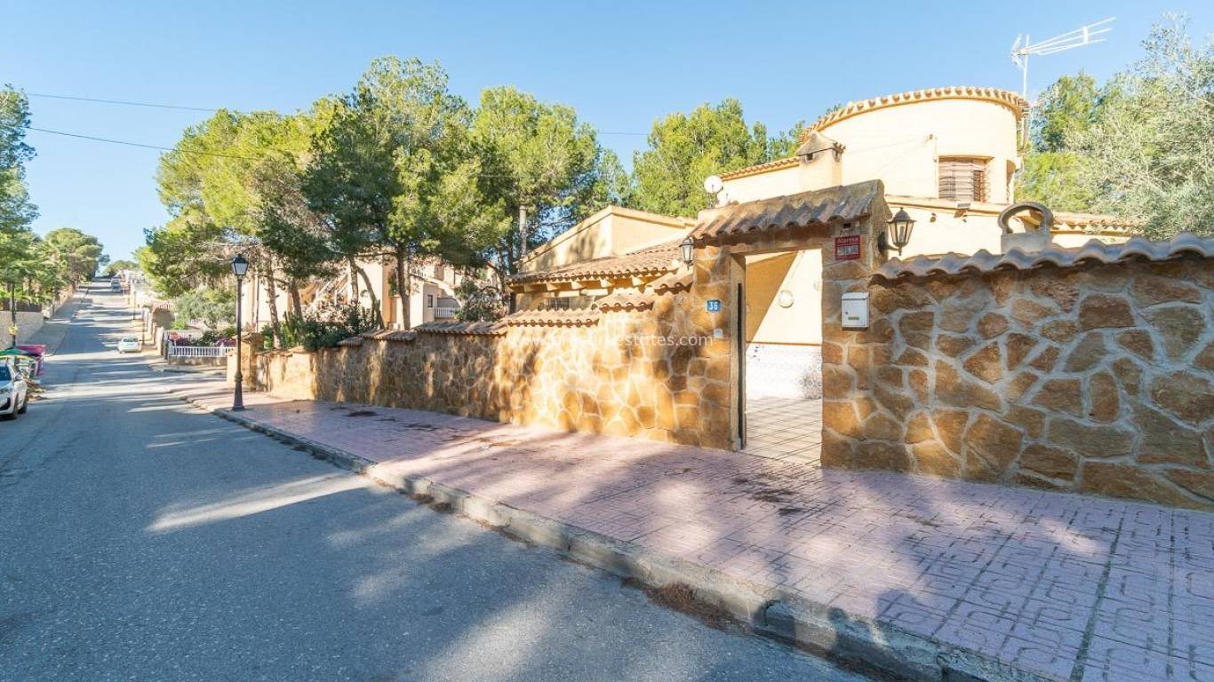 Resale - Villa - Orihuela Costa - Villamartin