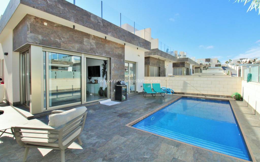 Resale - Villa - Orihuela Costa - Villamartin