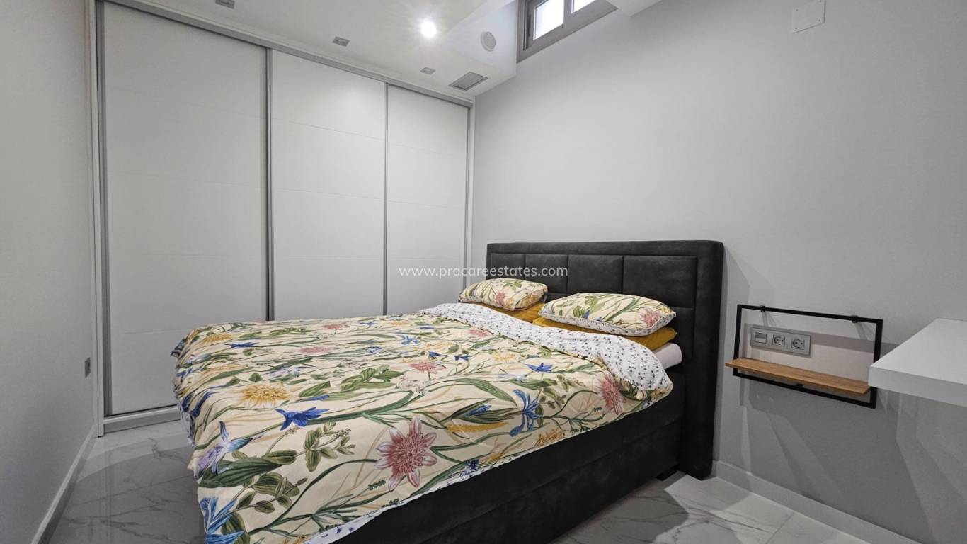 Resale - Villa - Orihuela Costa - Villamartin