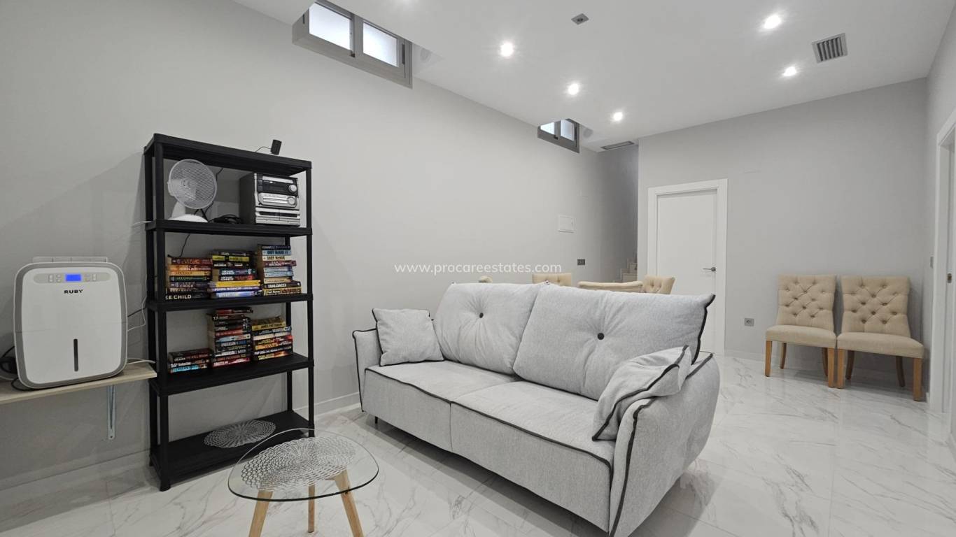 Resale - Villa - Orihuela Costa - Villamartin