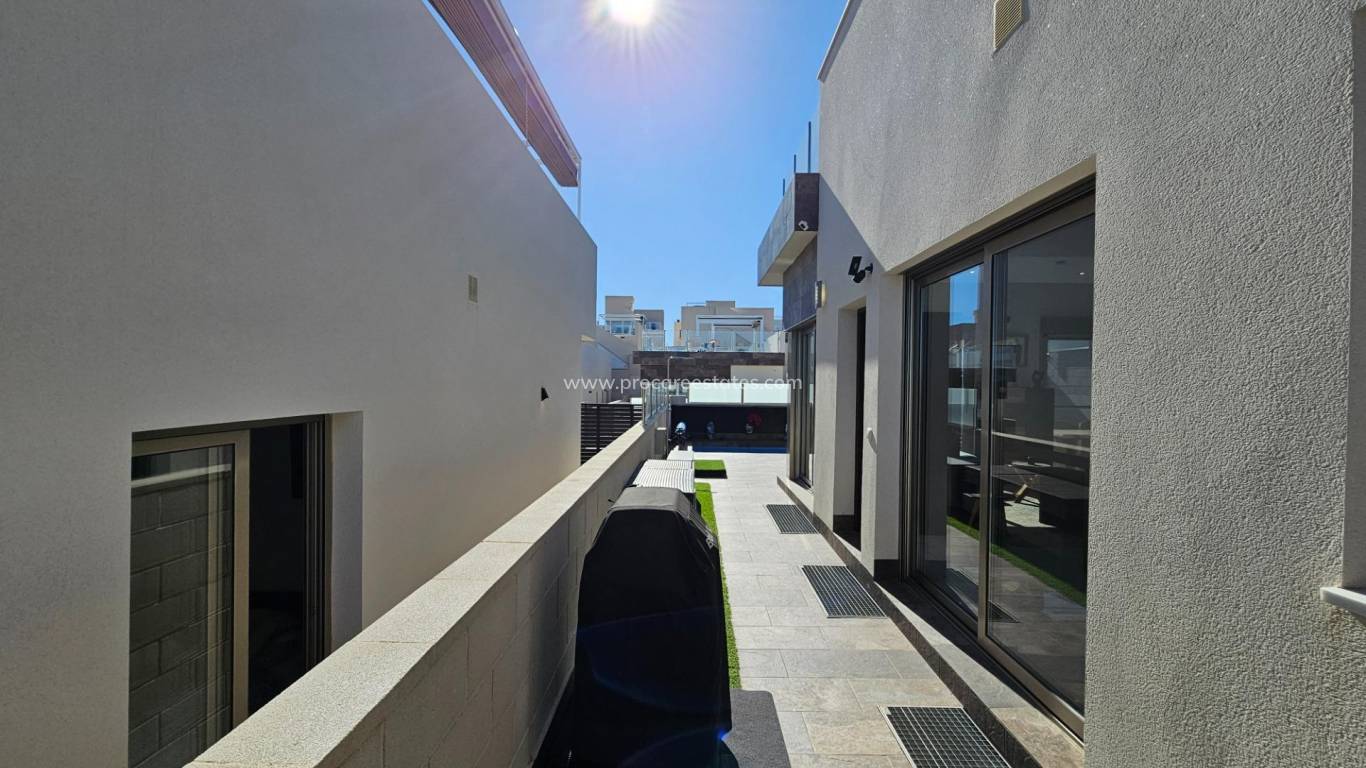 Resale - Villa - Orihuela Costa - Villamartin