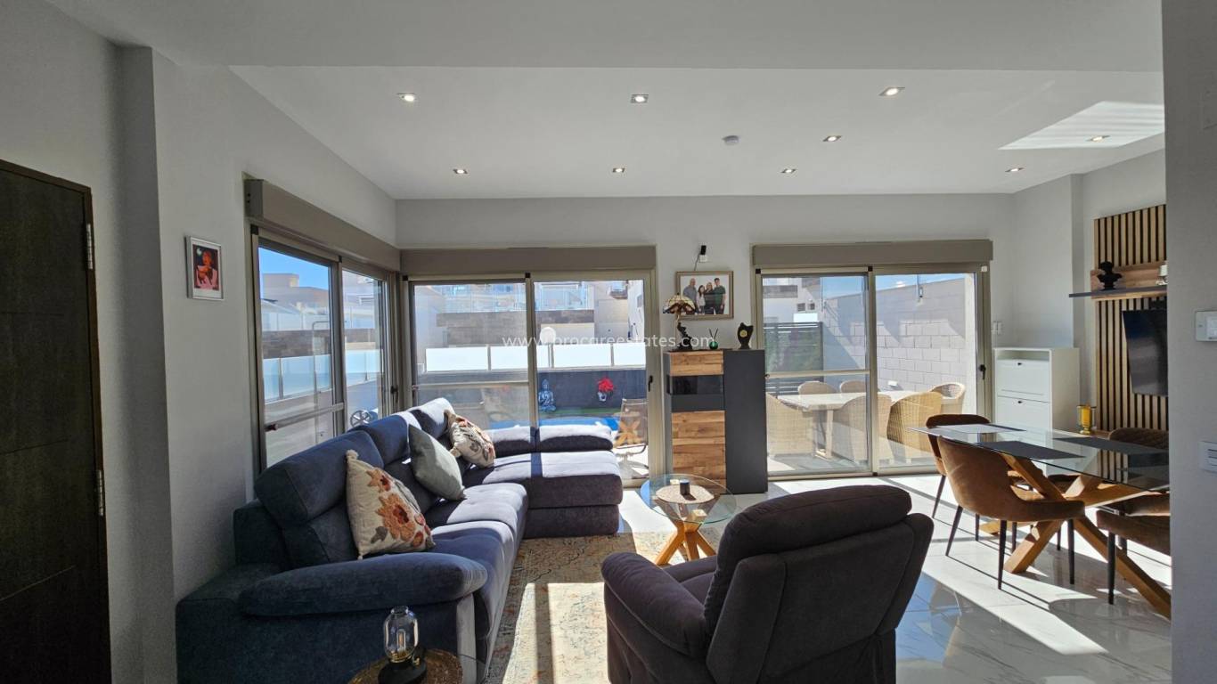 Resale - Villa - Orihuela Costa - Villamartin