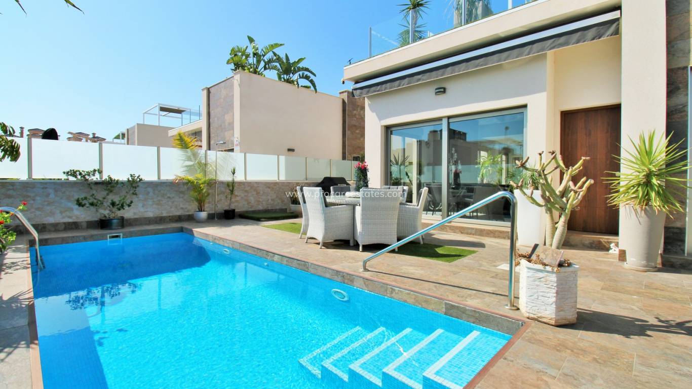 Resale - Villa - Orihuela Costa - Villamartin