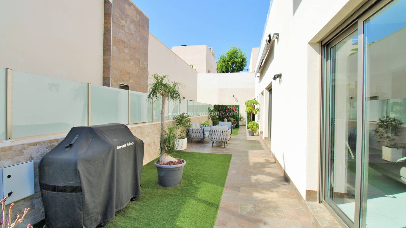 Resale - Villa - Orihuela Costa - Villamartin