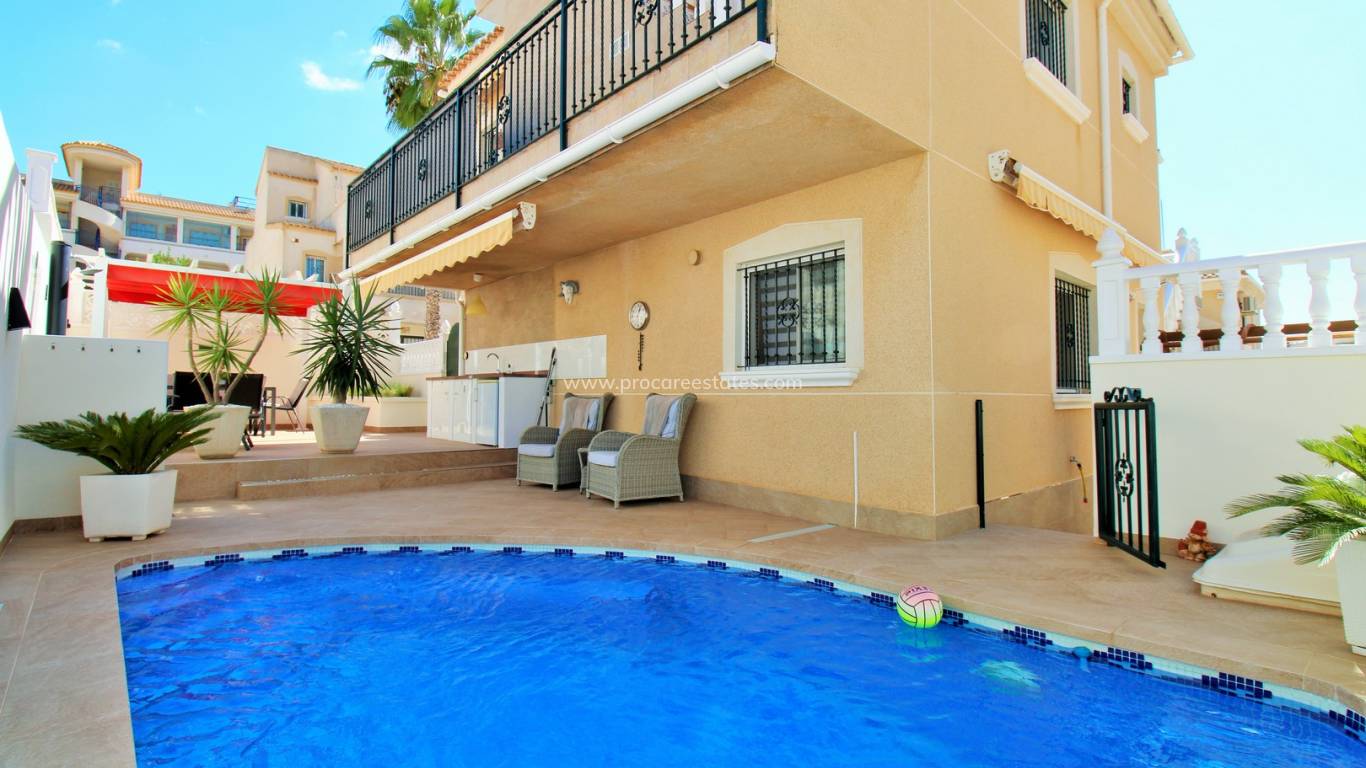 Resale - Villa - Orihuela Costa - Villamartin