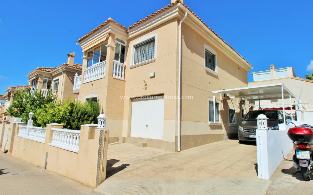 Resale - Villa - Orihuela Costa - Villamartin