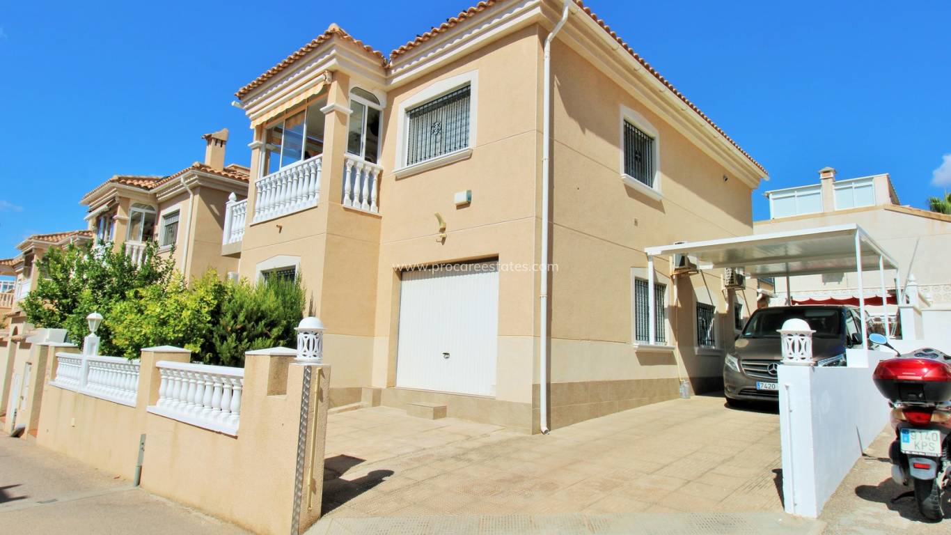 Resale - Villa - Orihuela Costa - Villamartin