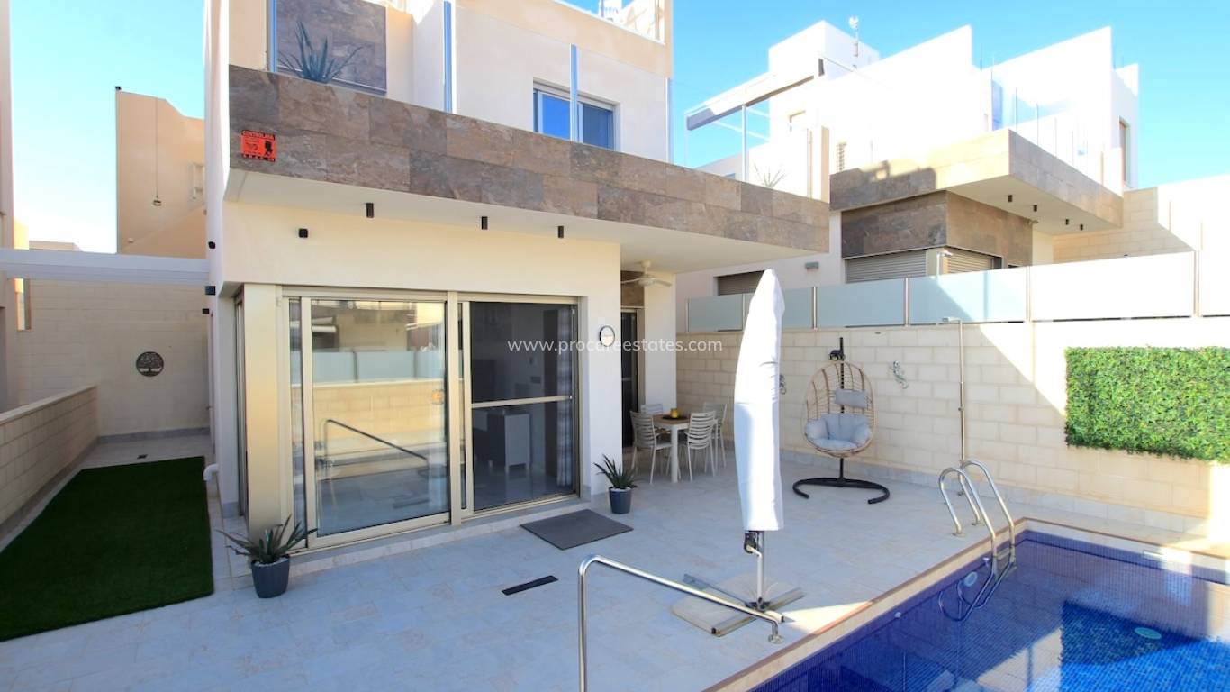 Resale - Villa - Orihuela Costa - Villamartin