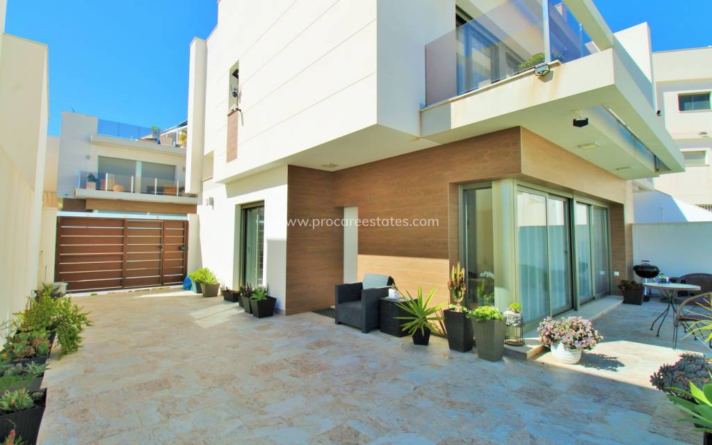 Resale - Villa - Orihuela Costa - Villamartin
