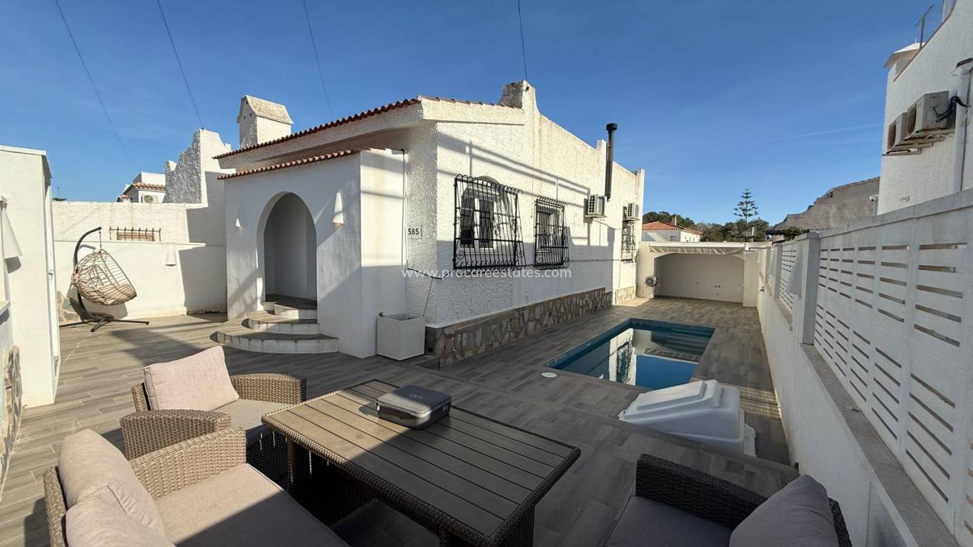 Resale - Villa - Orihuela Costa - Villamartin