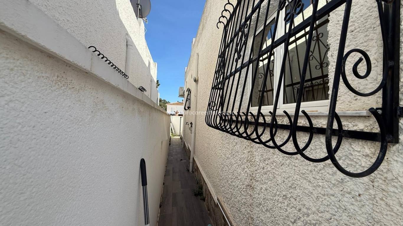 Resale - Villa - Orihuela Costa - Villamartin