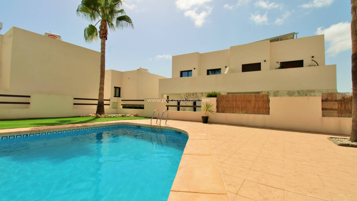 Resale - Villa - Orihuela Costa - Villamartin