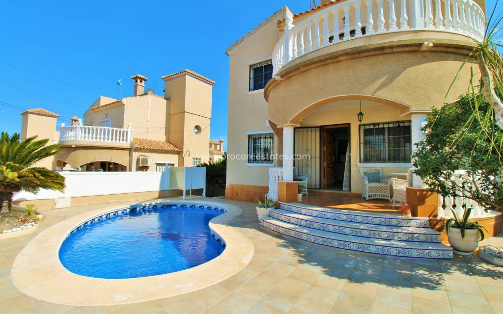 Resale - Villa - Orihuela Costa - Villamartin