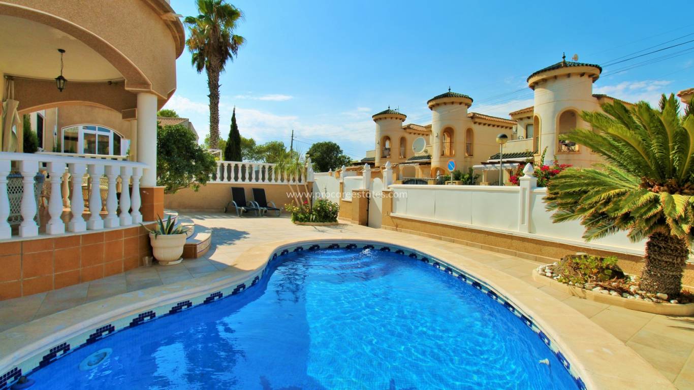 Resale - Villa - Orihuela Costa - Villamartin