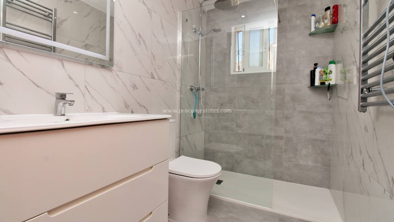 Resale - Villa - Orihuela Costa - Villamartin