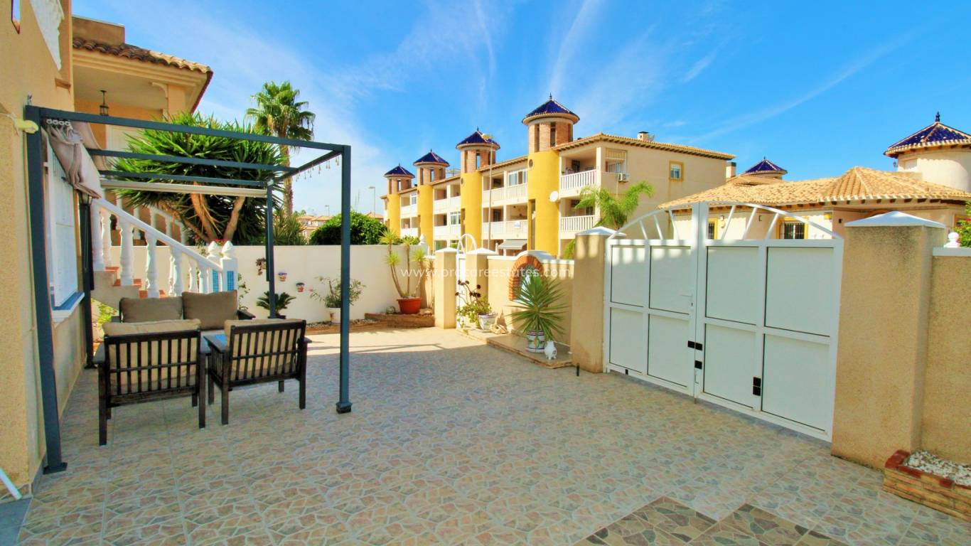 Resale - Villa - Orihuela Costa - Villamartin
