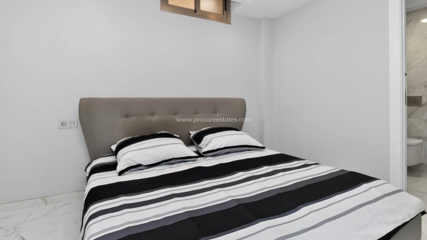 Resale - Villa - Orihuela Costa - Villamartin
