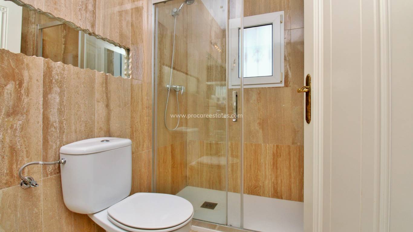 Resale - Villa - Orihuela Costa - Vistabella Golf