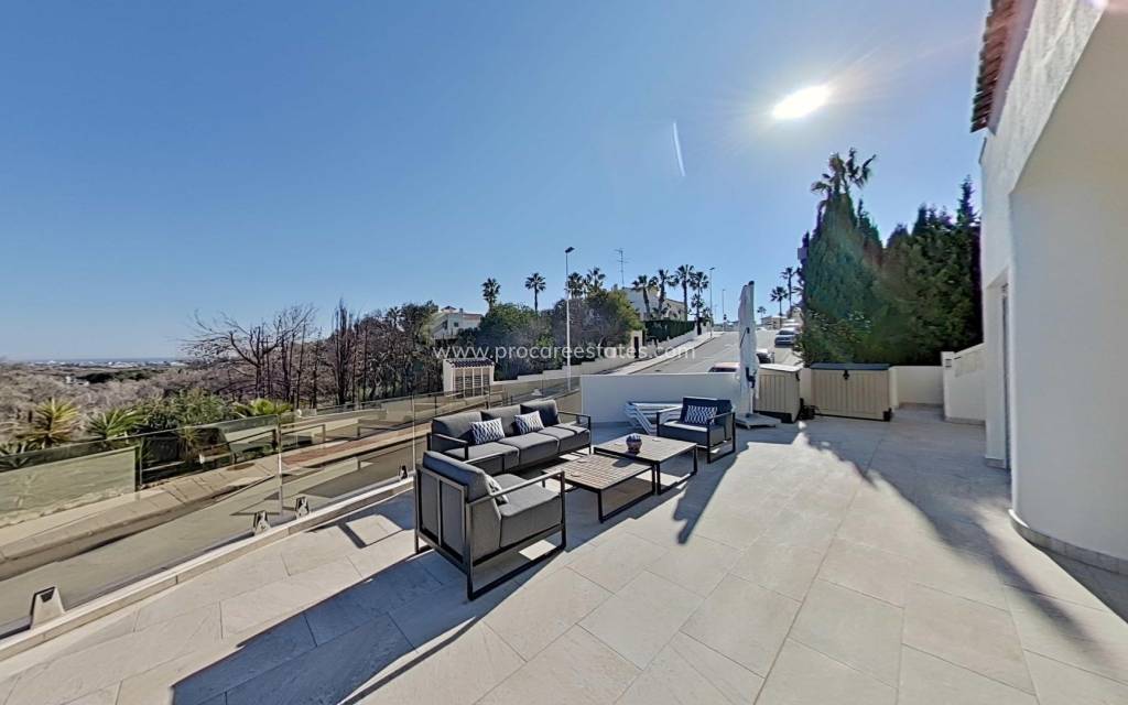 Resale - Villa - Orihuela Costa - Vistabella Golf