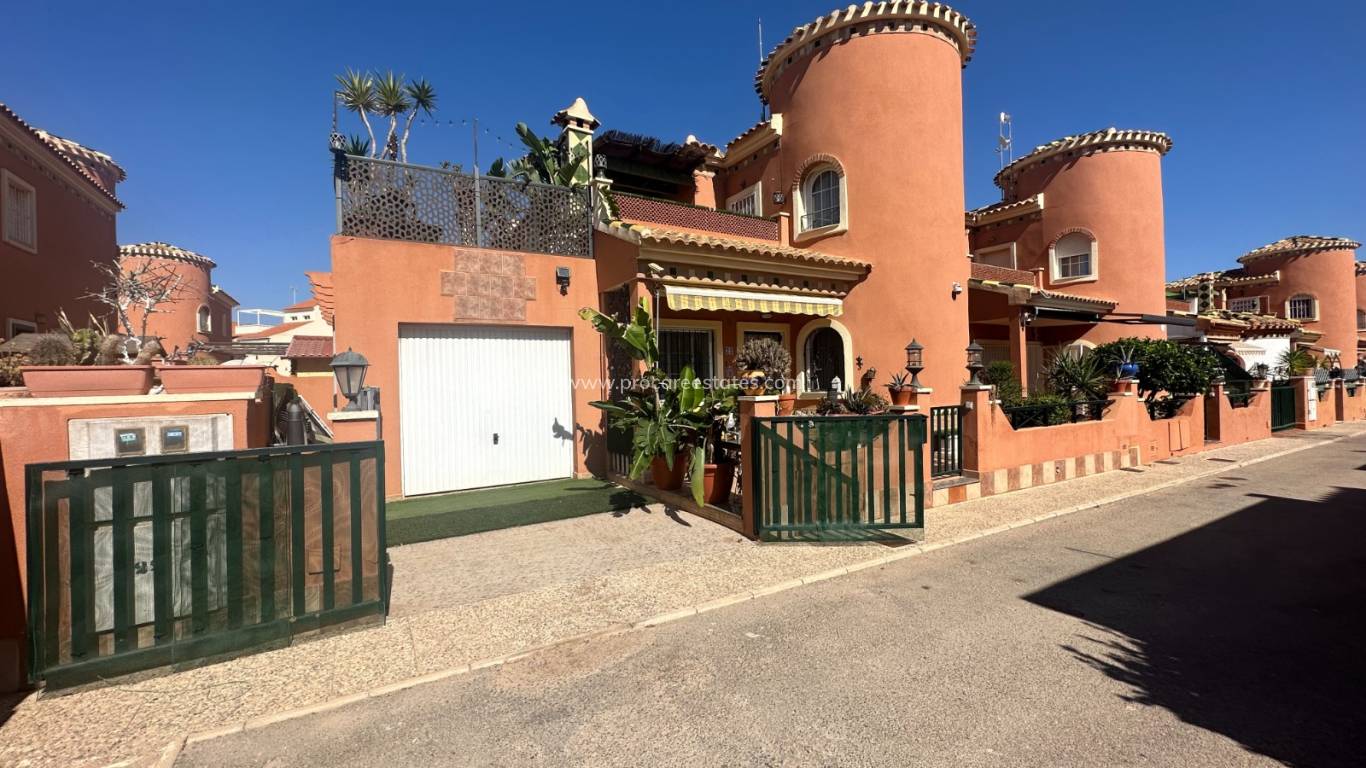 Resale - Villa - Orihuela - Playa Flamenca