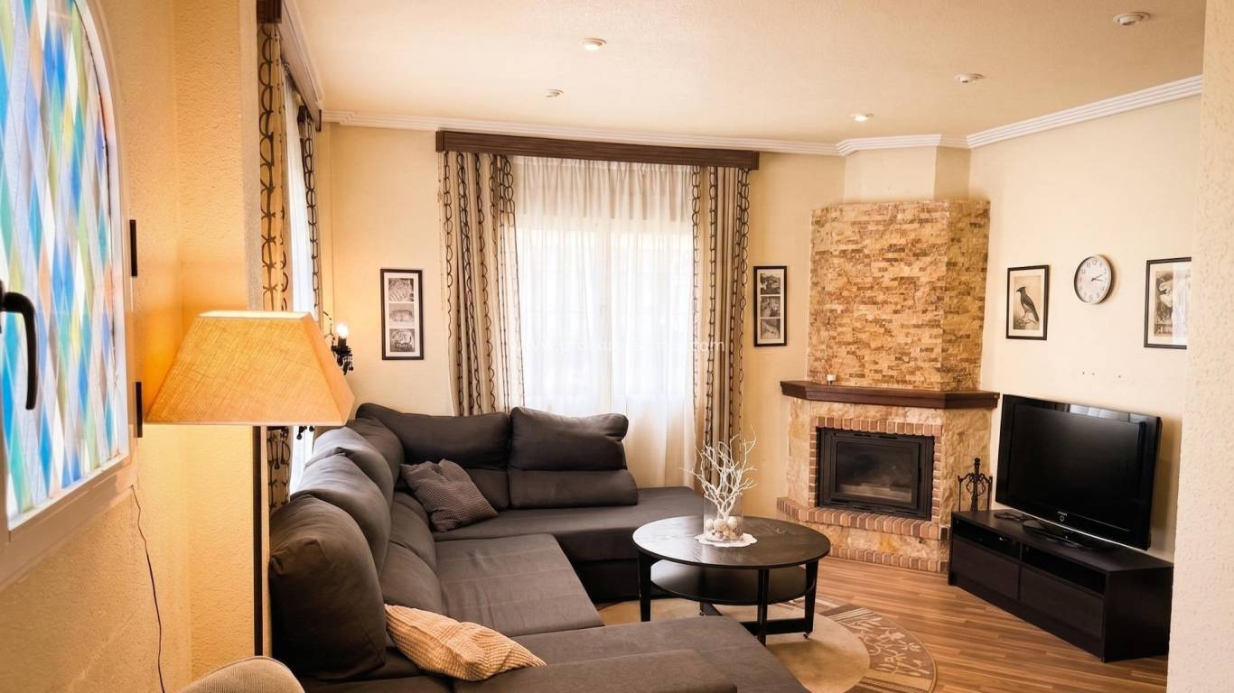 Resale - Villa - Orihuela - Urbanización Perla del Mar