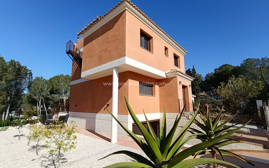 Resale - Villa - Pinar De Campoverde