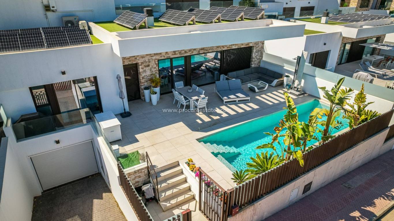 Resale - Villa - ROJALES