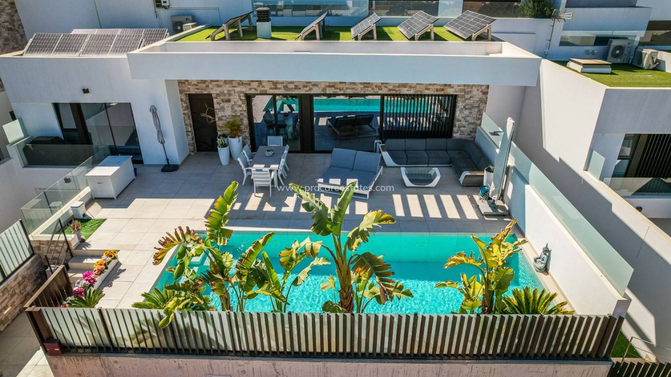 Resale - Villa - ROJALES