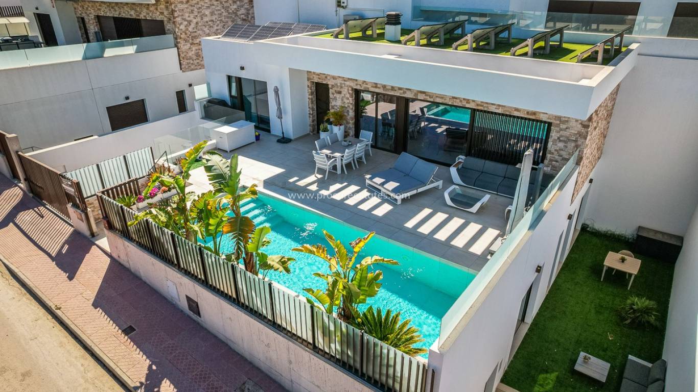 Resale - Villa - ROJALES