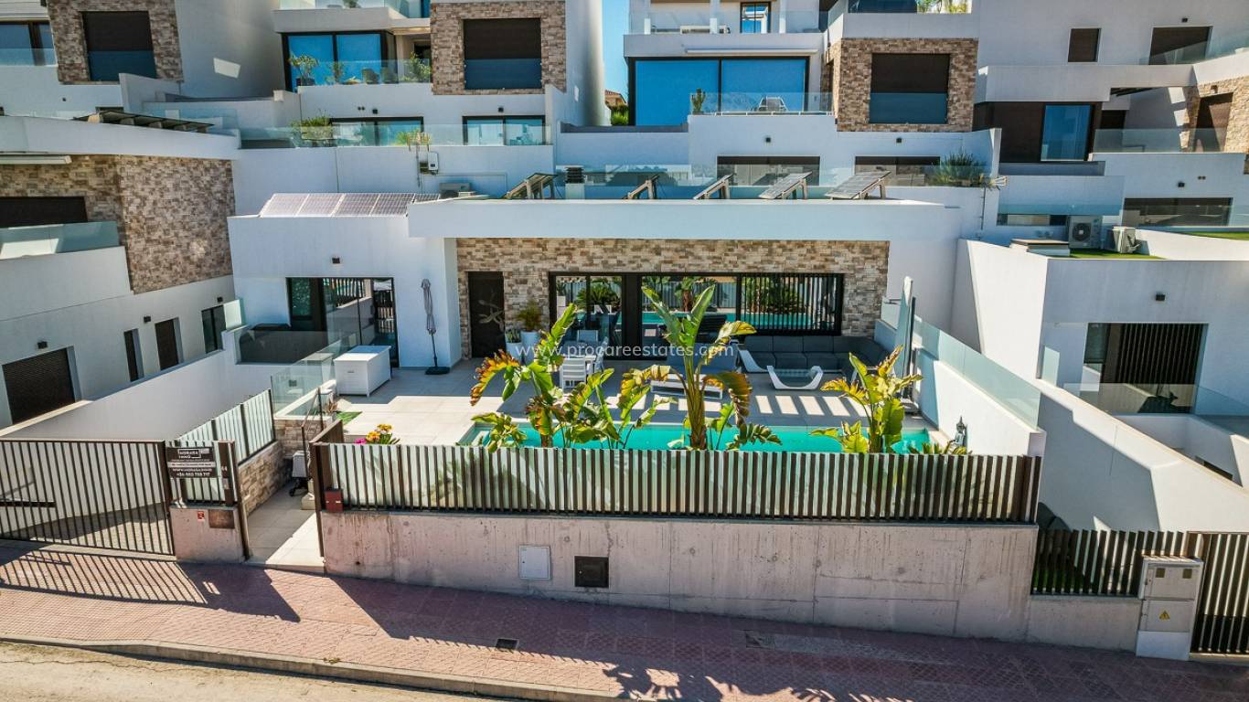 Resale - Villa - ROJALES