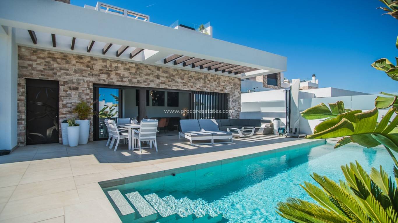 Resale - Villa - ROJALES