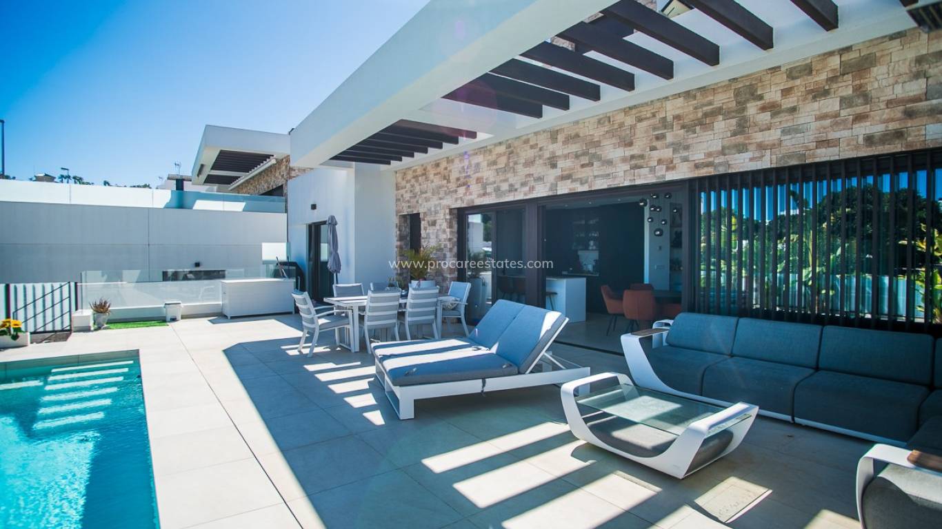 Resale - Villa - ROJALES