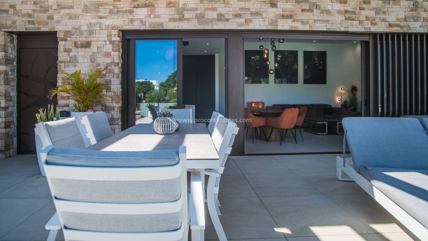 Resale - Villa - ROJALES