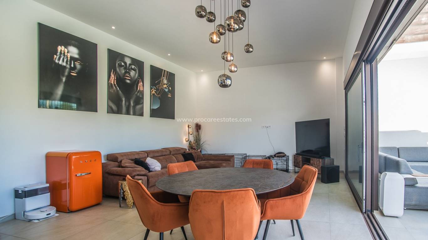 Resale - Villa - ROJALES