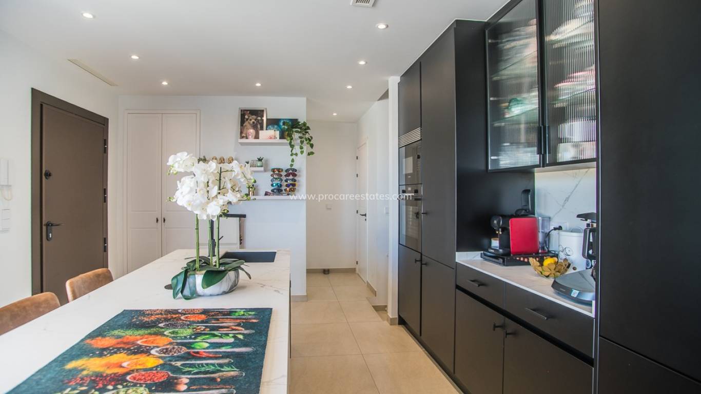 Resale - Villa - ROJALES