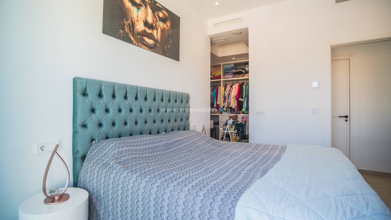 Resale - Villa - ROJALES