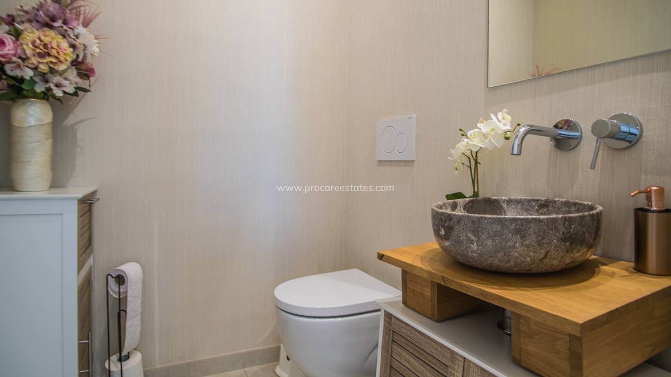 Resale - Villa - ROJALES
