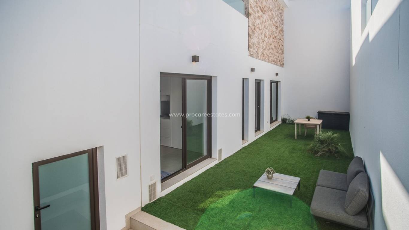 Resale - Villa - ROJALES