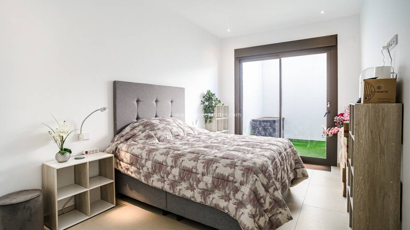 Resale - Villa - ROJALES