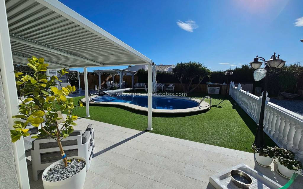 Resale - Villa - San Fulgencio