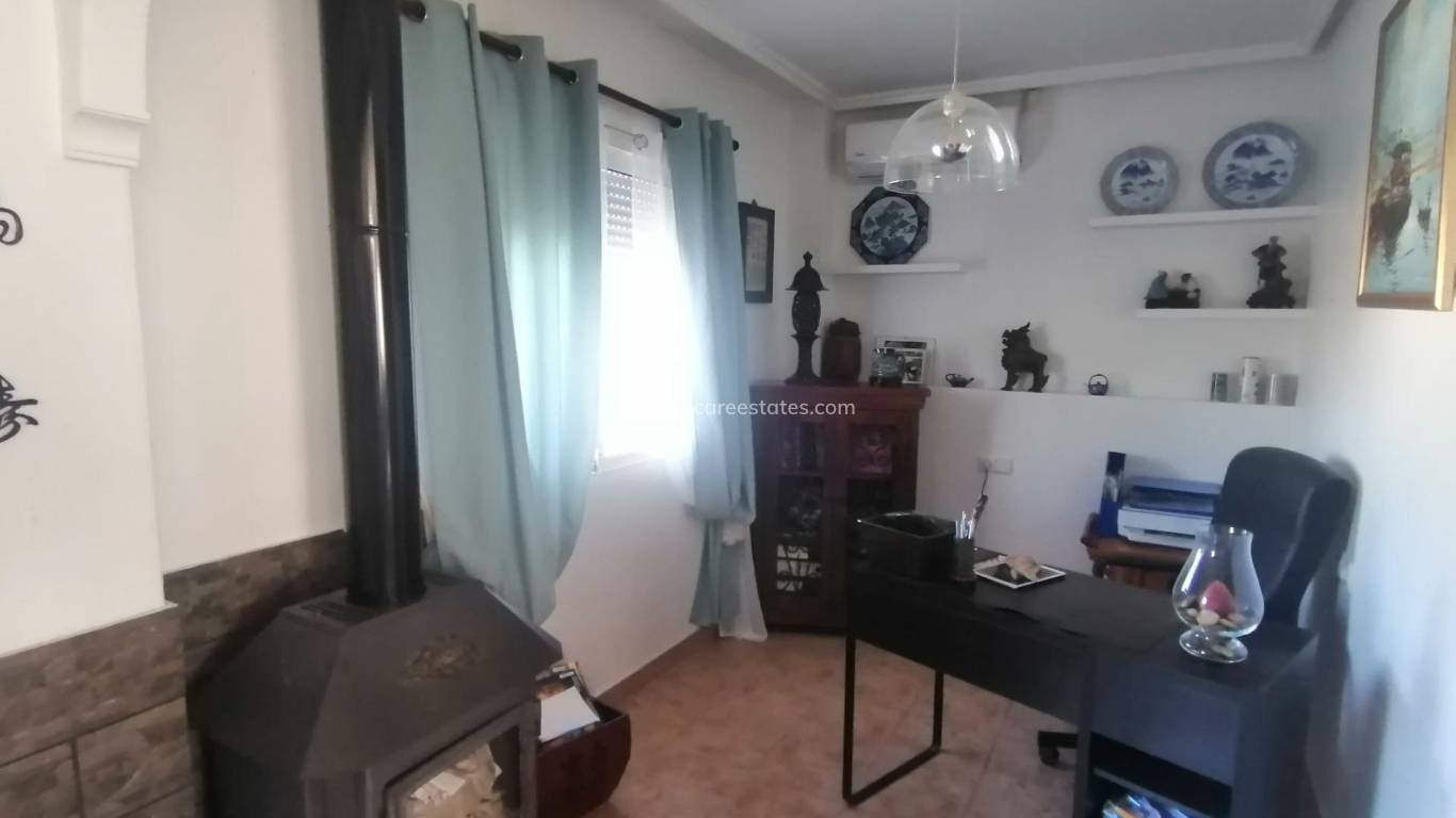 Resale - Villa - San Miguel de Salinas - CENTRO